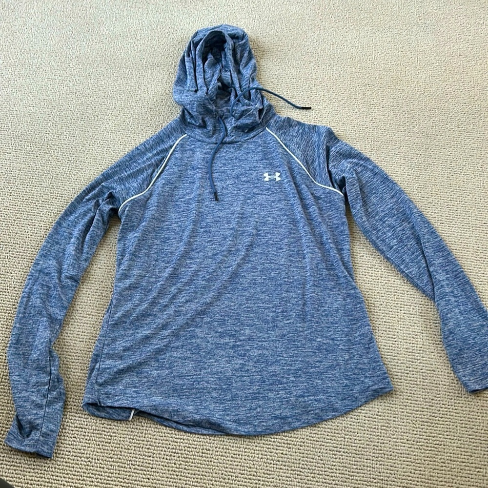 🌿Under Armour Heat Gear performance hoodie top, size S🌿
